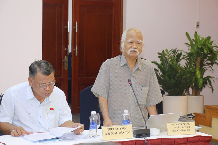 Nguyên Chủ tịch Hội đồng Dân tộc K"sor Phước phát biểu Nguyên Chủ tịch Hội đồng Dân tộc K"sor Phước phát biểu