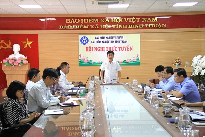 BHXH tỉnh Bình Thuận sẽ tăng cường phối hợp với các đơn vị đổi mới, nâng cao hiệu quả công tác thông tin, truyền thông để người dân nắm bắt kịp thời, đầy đủ về các chính sách Giám đốc BHXH tỉnh Bình Thuận phát biểu chỉ đạo hội nghị giao ban.jpeg