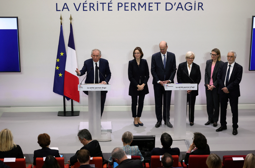 Thủ tướng Pháp Francois Bayrou và Bộ trưởng Bộ trưởng phụ trách Tài khoản công Amélie de Montchalin tham dự Hội nghị về tài chính công tại Paris, ngày 15.4.2025. Ảnh: AFP thu-tuong-phap-francois-bayrou-va-bo-truong-bo-truong-phu-trach-tai-khoan-cong-amelie-de-montchalin-tham-du-hoi-nghi-ve-tai-chinh-cong-tai-paris-ngay-1542025.png