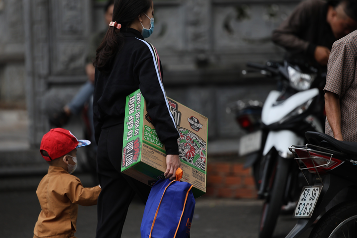 Người dân TP. HCM nhận quà Tết của Masan Consumer anh-chup-man-hinh-2025-01-24-luc-163045.png