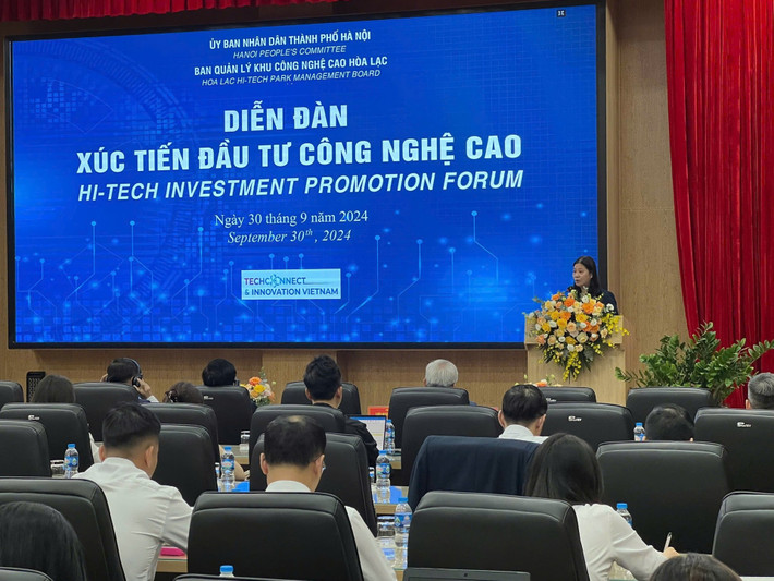 Quyền Trưởng Ban Quản lý Khu CNC Hòa Lạc Phan Thị My phát biểu khai mạc Diễn đàn IMG_4905.jpeg