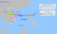 Bão số 4 "áp sát" ven biển các tỉnh miền Trung, cảnh báo người dân không chủ quan