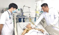 Mổ não khẩn cấp, cứu sống nam thanh niên sau pha va chạm đâm vào đuôi xe tải ven đường