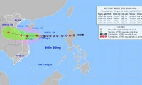 Cập nhật: Áp thấp nhiệt đới cách Đà Nẵng khoảng 360km, mạnh lên thành bão trong 12 giờ tới