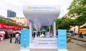 Vietnam Airlines Festa bùng nổ tại HOZO Super Fest 2024