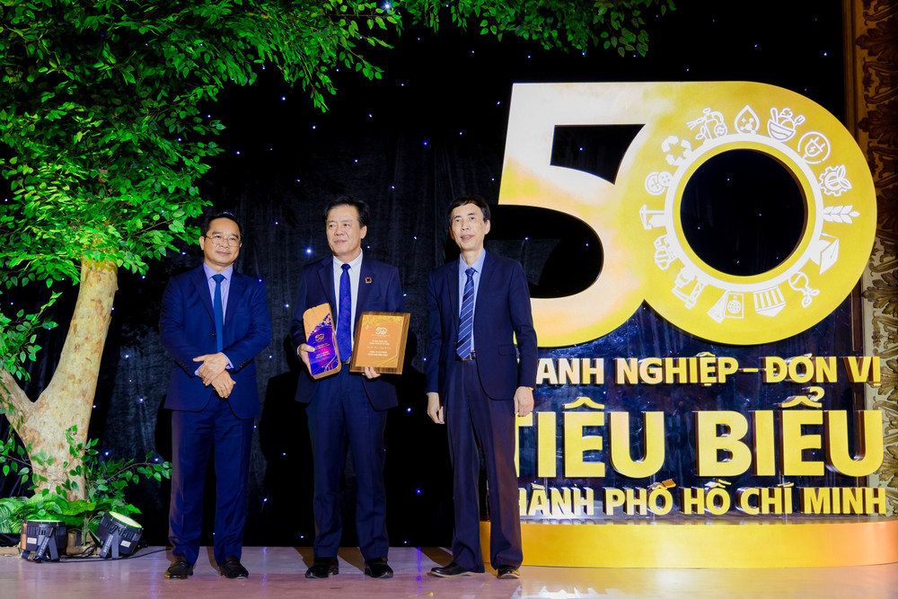 Công ty Cổ phần Phân bón Bình Điền với thương hiệu phân bón Đầu Trâu được vinh danh là một trong 50 doanh nghiệp tiêu biểu của TP. Hồ Chí Minh. Ảnh: Ngọc Vân Công ty Cổ phần Phân bón Bình Điền với thương hiệu phân bón Đầu Trâu được vinh danh là một trong 50 doanh nghiệp tiêu biểu của TP. Hồ Chí Minh. Ảnh: Ngọc Vân