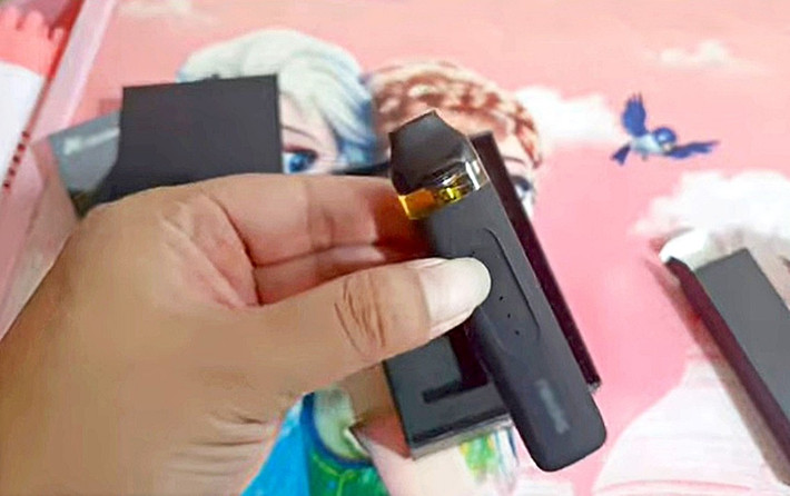 Một loại thuốc lá điện tử có hình dạng giống... USB thuoc-la-dien-tu-nguy-861697384538.jpg