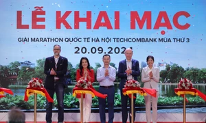 Khai mạc Giải Marathon Quốc tế Hà Nội Techcombank mùa thứ 3, lan toả ý nghĩa nhân văn, tinh thần gắn kết cộng 