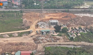 Hà Nội: Doanh nghiệp liên tiếp trúng 3 gói thầu tiết kiệm ngân sách "siêu thấp" tại xã Uy Nỗ dùng gạch vụn, bê tông vỡ san nền dự án?