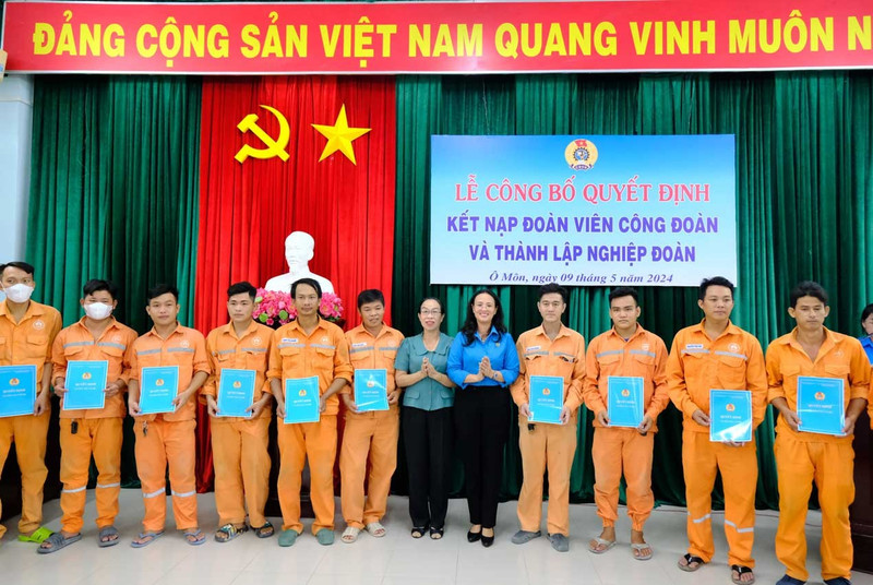 Cấp thiết phát triển đoàn viên, thành lập công đoàn cơ sở ngoài khu vực nhà nước