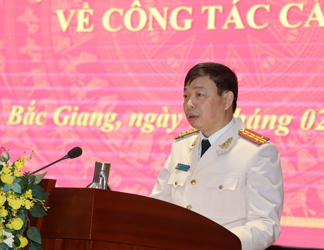 Đại tá Nguyễn Quang Vinh - tân Giám đốc Công an tỉnh Bắc Giang phát biểu nhận nhiệm vụ Đại tá Nguyễn Quang Vinh - tân Giám đốc Công an tỉnh Bắc Giang phát biểu nhận nhiệm vụ