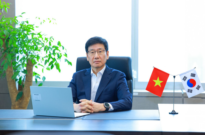 Trước khi giữ chức Tổng giám đốc Samsung Việt Nam, ông Na Ki Hong là Phó tổng giám đốc bộ phận Hành chính nhân sự Tập đoàn, tổng phụ trách công tác nhân sự của Samsung Điện tử. tdmd3623-1740705758806130175191.jpg