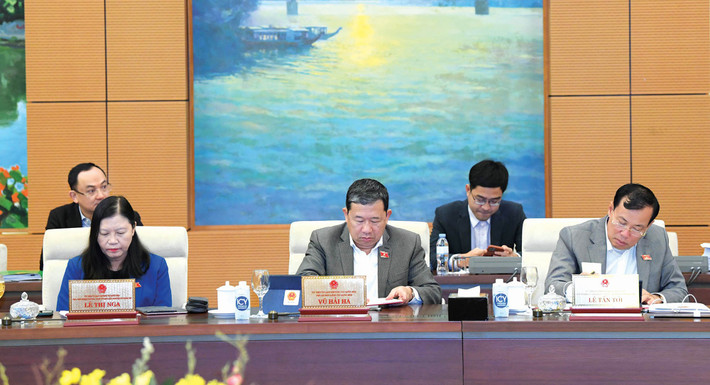 Các đại biểu tham dự phiên họp Các đại biểu tham dự phiên họp