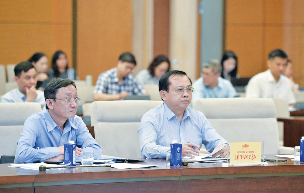 Các đại biểu dự phiên họp. Ảnh: Hồ Long db2.jpg