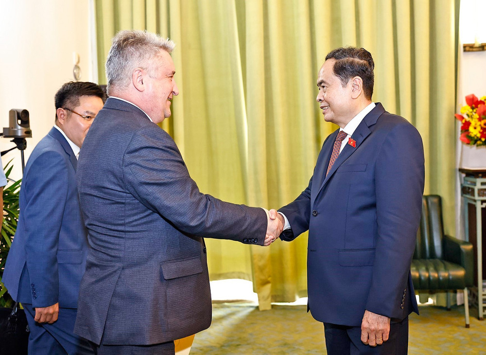 Chủ tịch Quốc hội Trần Thanh Mẫn tiếp Phó Chủ tịch Hạ viện Belarus. Ảnh: Doãn Tấn - TTXVN ctqh3-3268.jpg