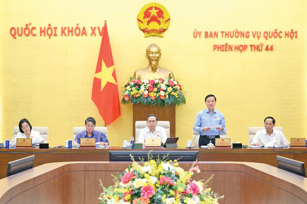 Phó Chủ tịch Quốc hội Nguyễn Khắc Định điều hành nội dung Phiên họp. Ảnh: Hồ Long thuong-vu-01.jpg