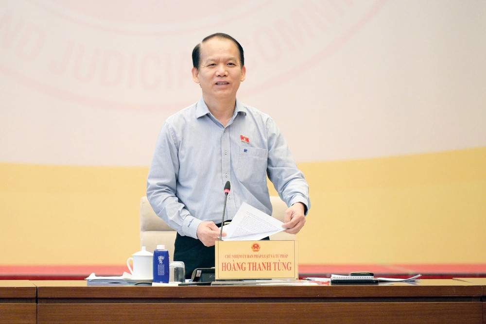 Chủ nhiệm Ủy ban Pháp luật và Tư pháp Hoàng Thanh Tùng phát biểu cn-ubpl1.jpg