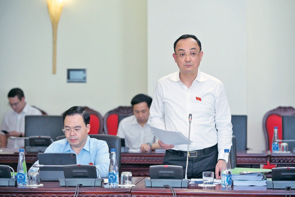 Ủy viên là ĐBQH hoạt động chuyên trách tại Ủy ban Khoa học, Công nghệ và Môi trường Nguyễn Ngọc Sơn phát biểu dh3.jpg