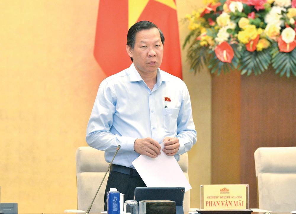 Chủ nhiệm Ủy ban Kinh tế và Tài chính Phan Văn Mãi phát biểu. Ảnh: Hồ Long Chủ nhiệm Ủy ban Kinh tế và Tài chính Phan Văn Mãi phát biểu. Ảnh: Hồ Long