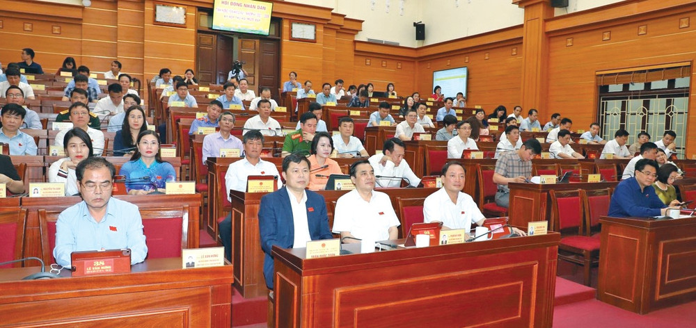 Các đại biểu tham dự kỳ họp. Ảnh: B. Trâm g2.jpg