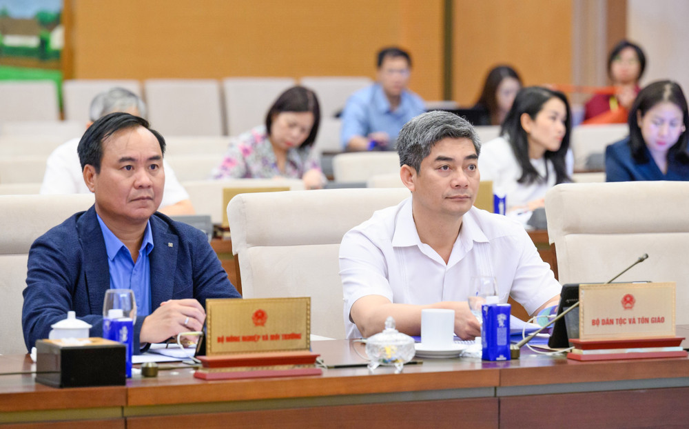 Các đại biểu dự phiên họp. Ảnh: Hồ Long db1.jpg