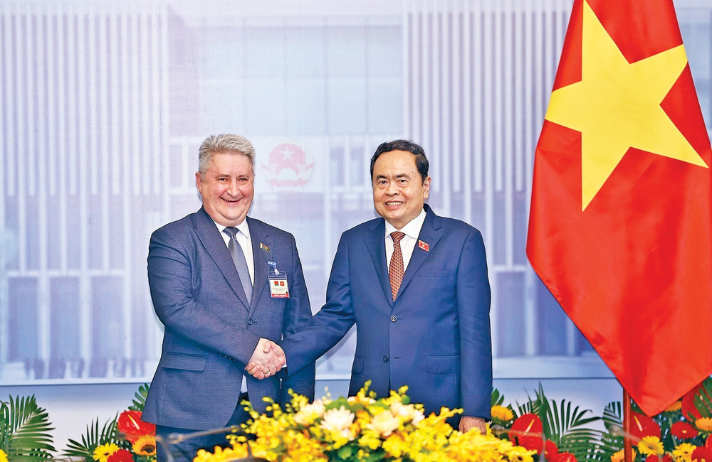 Chủ tịch Quốc hội Trần Thanh Mẫn tiếp Phó Chủ tịch Hạ viện Belarus ctqh1-5545.jpg