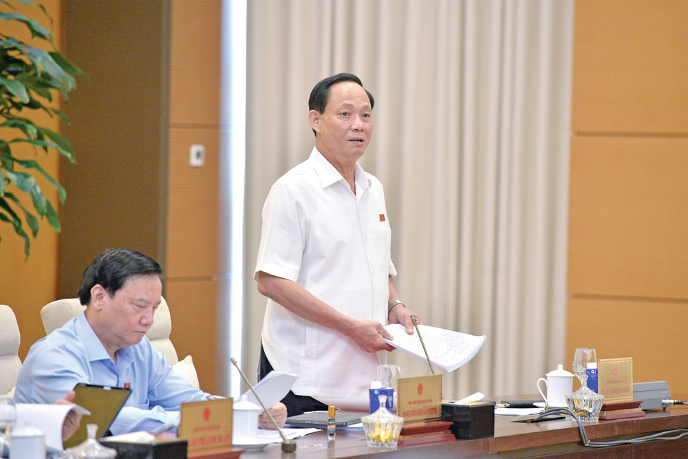 Phó Chủ tịch Quốc hội, Thượng tướng Trần Quang Phương phát biểu tại phiên họp. Ảnh: Hồ Long pcctqh-tran-quangphuong3.jpg