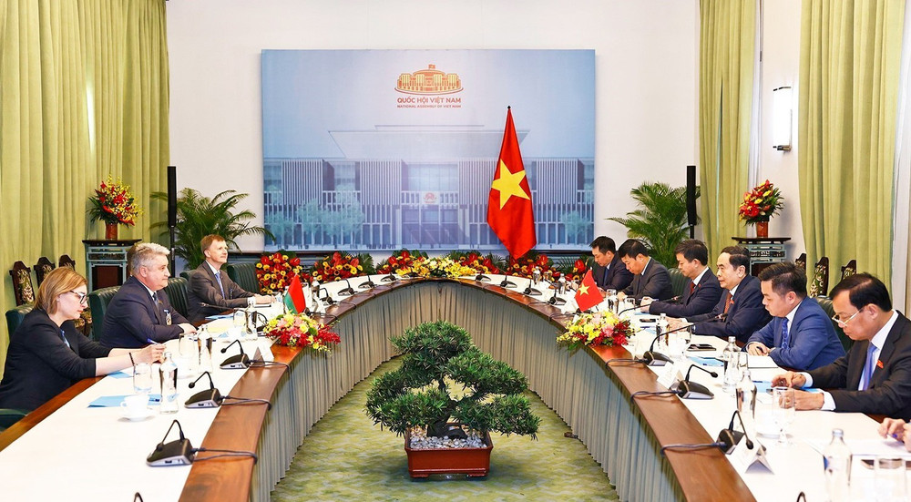 Chủ tịch Quốc hội Trần Thanh Mẫn tiếp Phó Chủ tịch Hạ viện Cộng hòa Belarus Ipatau Vadzim. Ảnh: Doãn Tấn - TTXVN Chủ tịch Quốc hội Trần Thanh Mẫn tiếp Phó Chủ tịch Hạ viện Cộng hòa Belarus Ipatau Vadzim. Ảnh: Doãn Tấn - TTXVN