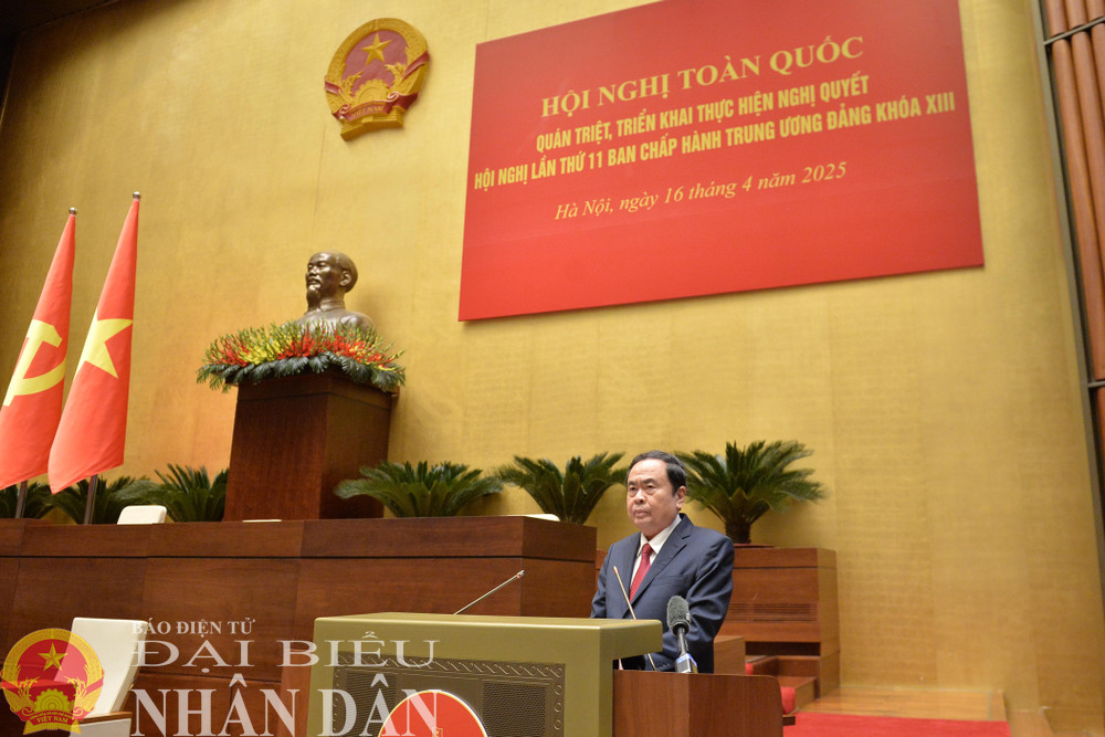 Chủ tịch Quốc hội Trần Thanh Mẫn trình bày Chuyên đề 2: “Về sửa đổi Hiến pháp và pháp luật; Phương hướng bầu cử Đại biểu Quốc hội khóa XVI và đại biểu Hội đồng nhân dân các cấp nhiệm kỳ 2026 - 2031". Ảnh: Hồ Long dbnd_bl_chu-tich-qh-tran-thanh-man.jpg