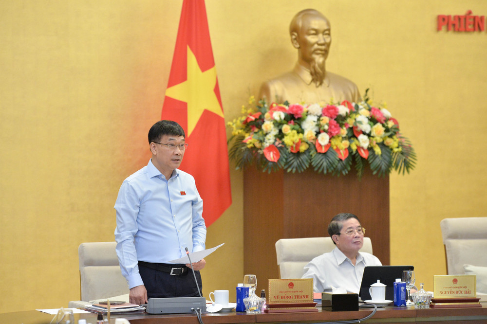 Phó Chủ tịch Quốc hội Vũ Hồng Thanh điều hành phiên họp. Ảnh: Hồ Long pho-chu-tich-qh-vu-hong-thanh-dieu-hanh-noi-dung-1.jpg