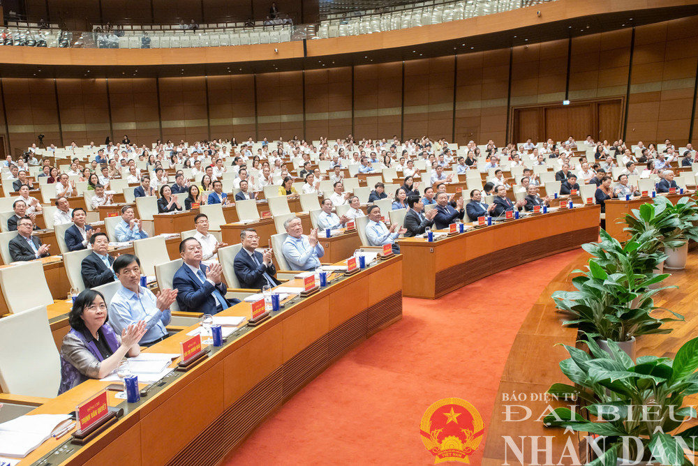 Tổng Bí thư Tô Lâm, Chủ tịch nước Lương Cường, Thủ tướng Chính phủ Phạm Minh Chính, Chủ tịch Quốc hội Trần Thanh Mẫn cùng các đại biểu dự hội nghị. Ảnh: Hồ Long dbnd_br_toan-canh-cac-dai-bieu-du-hoi-nghi.jpg