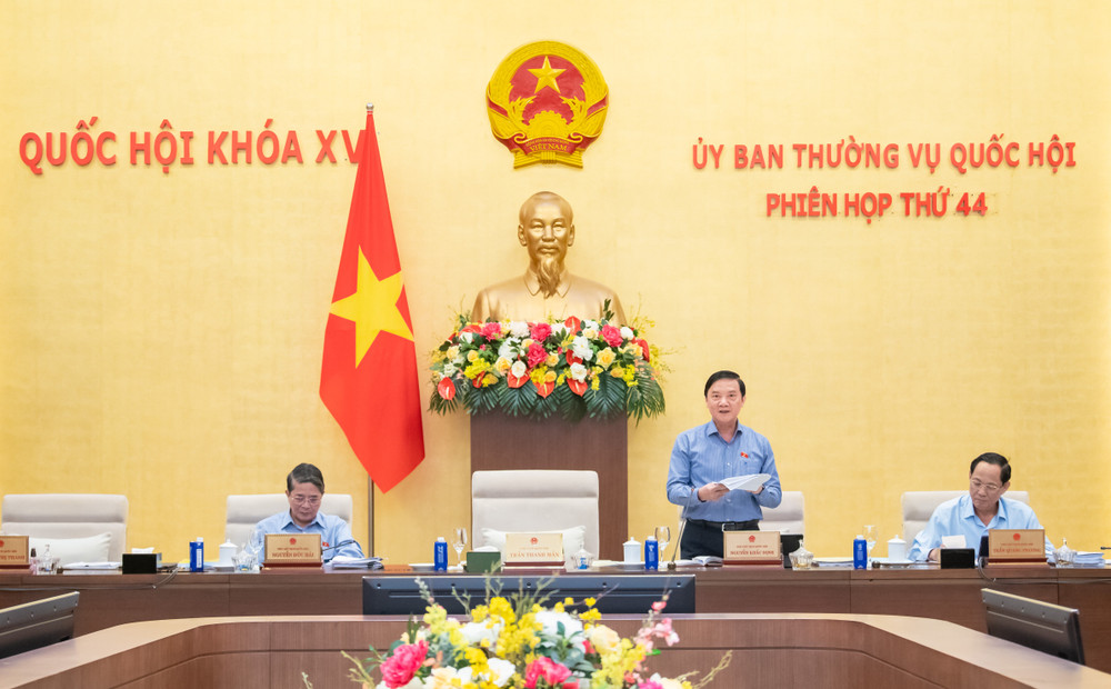Phó Chủ tịch Quốc hội Nguyễn Khắc Định điều hành phiên họp. Ảnh: Hồ Long pho-chu-tich-qh-nguyen-khac-dinh-dieu-hanh-noi-dung-5064.jpg
