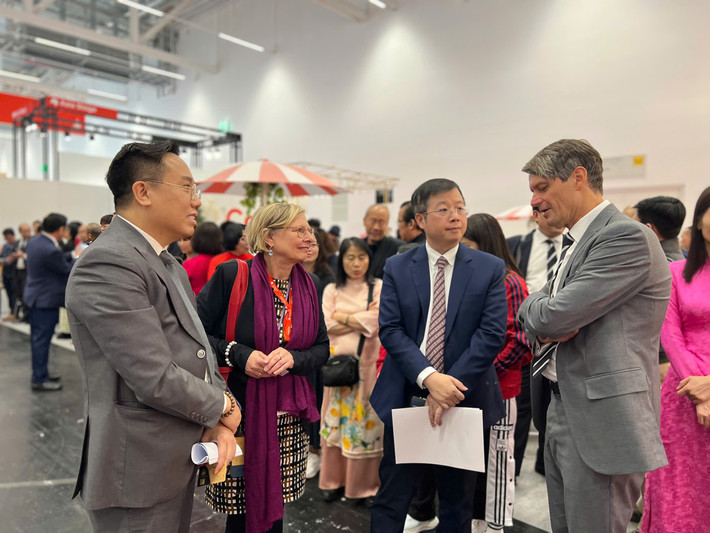 Một trong những mục tiêu chiến lược của Việt Nam tại Hội sách Frankfurt 2024 là thúc đẩy mối quan hệ hợp tác quốc tế Một trong những mục tiêu chiến lược của Việt Nam tại Hội sách Frankfurt 2024 là thúc đẩy mối quan hệ hợp tác quốc tế