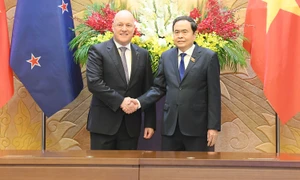 Chủ tịch Quốc hội Trần Thanh Mẫn hội kiến Thủ tướng New Zealand Christopher Luxon. Ảnh Lâm Hiển