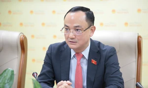 Ủy viên chuyên trách Ủy ban Khoa học, Công nghệ và Môi trường của Quốc hội, PGS.TS. Nguyễn Ngọc Sơn chia sẻ tại Tọa đàm. Ảnh: Duy Thông