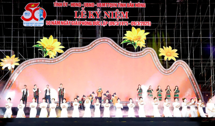 Chương trình nghệ thuật kỷ niệm 50 năm Chiến thắng Đức Lập với chủ đề “Tự hào Đức Lập anh hùng” z6390764810693-d8b51f1c4ce5c9781c6eecade7595b51.jpg