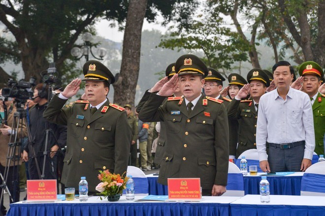 Các đại biểu tham dự buổi lễ 1-5654-3306.jpg