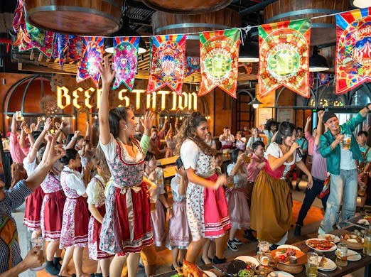 Sun World Ba Na Hills sôi động các sự kiện chào đón du khách. af7bbd85d6006a5e3311.jpg