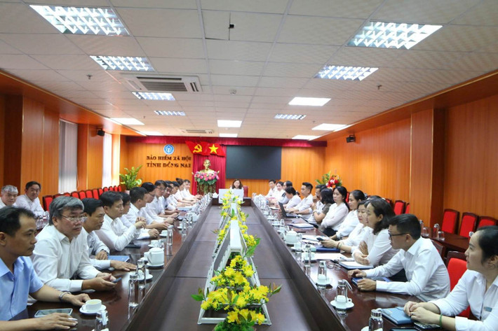 Tại điểm cầu BHXH Khu vực V (tỉnh Đồng Nai) image003-20250308042158pm.jpg