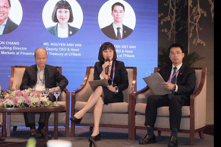 Bà Nguyễn Ánh Vân phát biểu tại Tọa đàm Treasury Executive Summit 2024. Ảnh: LPBank LPBank được vinh danh Ngân hàng “Triển khai hệ thống Kondor Treasury nhanh nhất Châu Á - Thái Bình Dương” -0