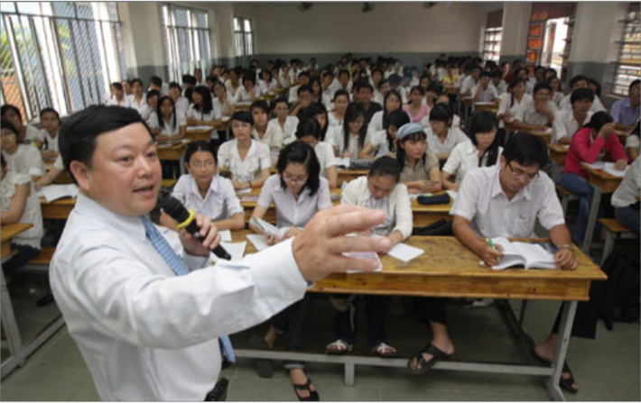Một tiết học trong ĐH Kinh tế TPHCM, một trong 13 trường ĐH thực hiện tự chủ. Ảnh: vov.vn Tự chủ đại học: 31,34% giảng viên có thu nhập trên 200 triệu/năm và bài toán ngân sách -0