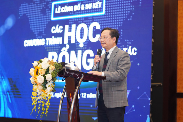 GS. TSKH Vũ Hoàng Linh, Hiệu trưởng trường Đại học Khoa học tự Nhiên, Đại học Quốc gia Hà Nội chia sẻ tại buổi lễ VINIF tài trợ 62 tỷ đồng học bổng thạc sĩ và tiến sĩ và sau tiến sĩ năm 2022 -0