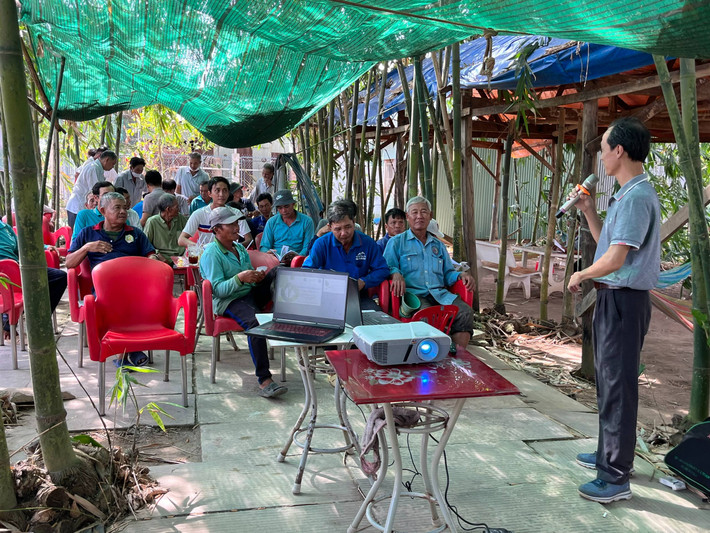 Tập huấn sử dụng thuốc bảo vệ thực vật an toàn, trách nhiệm, hiệu quả cho bà con huyện Thanh Bình, Đồng Tháp Tập huấn sử dụng drone phun thuốc bảo vệ thực vật an toàn, hiệu quả -0