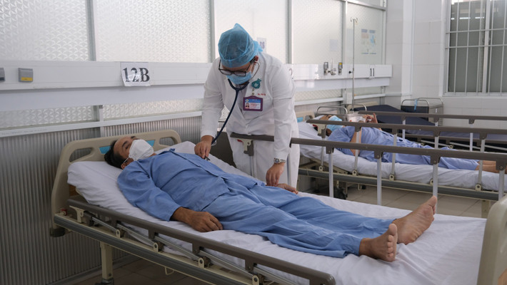 Còn rất nhiều bệnh nhân cần có máu để chờ được mổ chương trình Sở Y tế Cần Thơ: Vì sao công tác đấu thầu vẫn kéo dài? -0