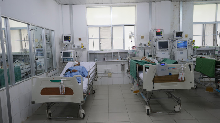 Nhiều bệnh nhân ở khoa Hồi sức tích cực chống độc Bệnh viện Đa khoa Trung ương Cần Thơ cần máu để điều trị Sở Y tế Cần Thơ: Vì sao công tác đấu thầu vẫn kéo dài? -0