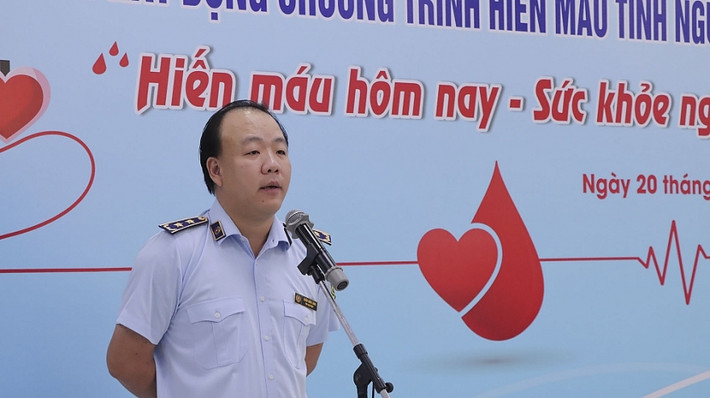 Tổng Cục trưởng Trần Hữu Linh phát động Chương trình tình nguyện "Hiến máu hôm nay - Sức khỏe ngày mai" và kêu gọi Cục QLTT các tỉnh, thành phố cũng tổ chức chương trình ý nghĩa này tại các địa phương mình Lực lượng Quản lý thị trường góp thêm 41.300ml máu vào quỹ máu quốc gia -0