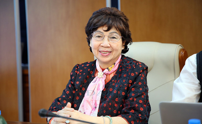 Trường Đại học Bách khoa Hà Nội, Bộ Giáo dục và Đào tạo, Phó Chủ nhiệm chương trình “Nghiên cứu khoa học và công nghệ phục vụ bảo vệ môi trường và phòng tránh thiên tai” (KC.08/16-20) GS.TS Đặng Kim Chi chia sẻ tại buổi giao lưu Trường Đại học Bách khoa Hà Nội, Bộ Giáo dục và Đào tạo, Phó Chủ nhiệm chương trình “Nghiên cứu khoa học và công nghệ phục vụ bảo vệ môi trường và phòng tránh thiên tai” (KC.08/16-20) GS.TS Đặng Kim Chi chia sẻ tại buổi giao lưu