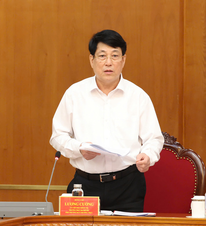 Thường trực Ban Bí thư Lương Cường - Phó Trưởng Ban Thường trực Ban Chỉ đạo Tổng kết 40 năm Đổi mới phát biểu. Ảnh: Trí Dũng/TTXVN Tổng Bí thư, Chủ tịch nước Tô Lâm chủ trì Phiên họp Ban Chỉ đạo Tổng kết 40 năm Đổi mới -0
