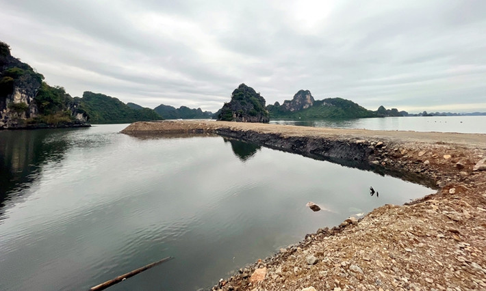 Quảng Ninh: Khu đô thị 10B liệu có chồng lấn di sản vịnh Hạ Long ảnh 1 Quảng Ninh: Khu đô thị 10B liệu có chồng lấn di sản vịnh Hạ Long -0