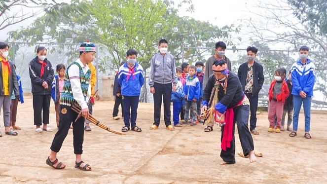 Tỷ lệ hộ nghèo ở các huyện nghèo, xã nghèo đặc biệt khó khăn còn cao Tỷ lệ hộ nghèo ở các huyện nghèo, xã nghèo đặc biệt khó khăn còn cao